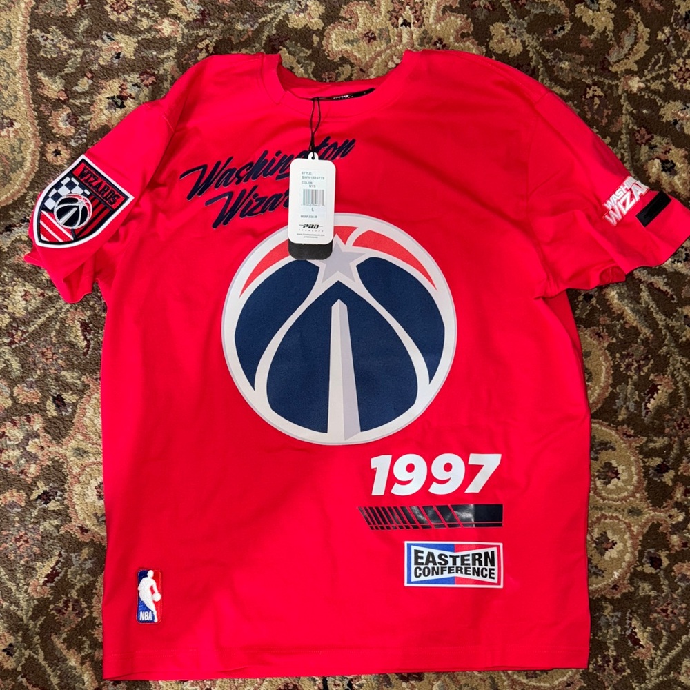 Red Washington Wizards Tee size L